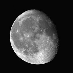 moon_20101224abcde_up.jpg